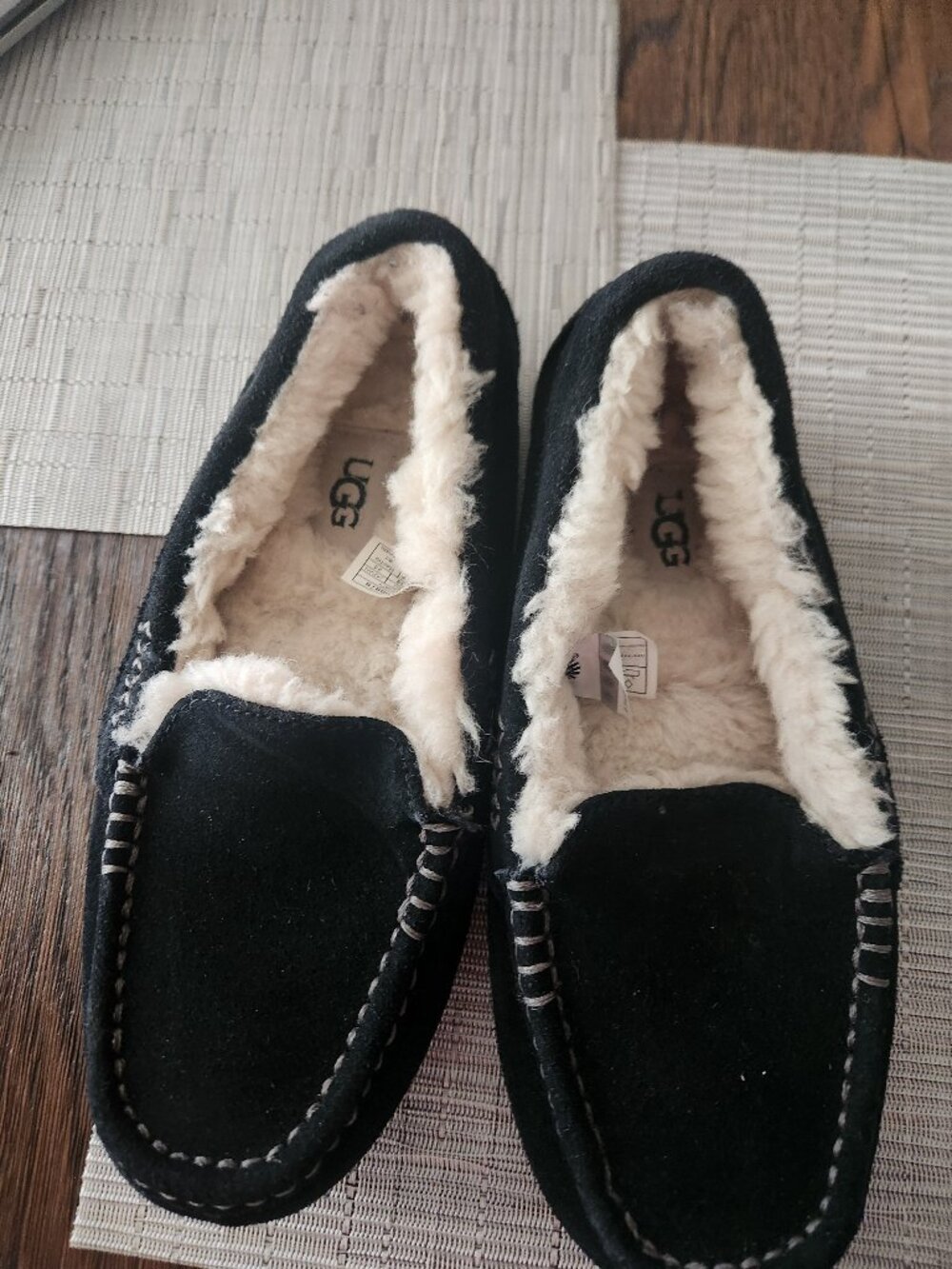 Ugg slippers size 7